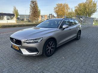 ojeté vozy osobní automobily Volvo V-60 2.0 B3 Essential Edition 2024/1