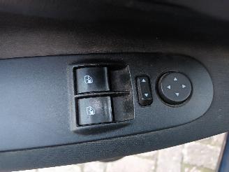 Fiat Punto Punto Evo (199) Hatchback 1.2 Euro 5 (169.A.4000(Euro 5)) [51kW]  (10-=
2009/02-2012) picture 11