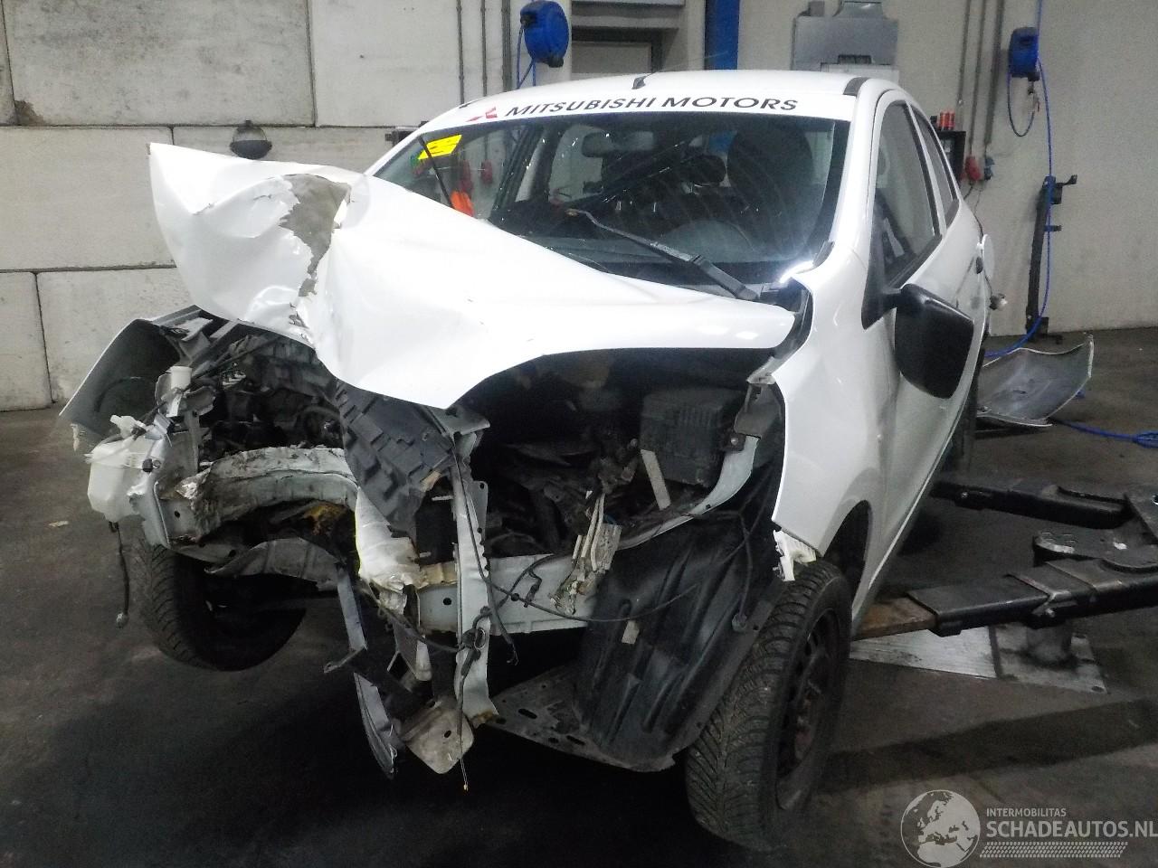 Mitsubishi Space-star Space Star Hatchback 1.0 12V Mivec AS&G (3A90) [51kW]  (05-2012/...)