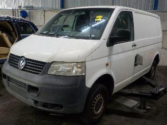 Uttjänta bilar auto Volkswagen Multivan Multivan T5 (7E/7HC/7HF/7HM) MPV 1.9 TDi (AXB) [77kW]  (04-2003/11-200=
9) 2005/0