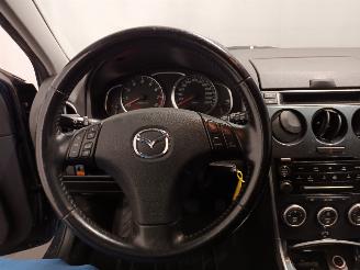 Mazda 6 6 Sport (GG14) Hatchback 2.0i 16V S-VT (LFH1) [108kW]  (03-2005/09-200=
7) picture 17