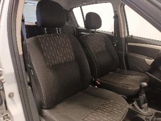 Dacia Sandero Sandero (BS) Hatchback 1.2 16V (D4F-F732) [55kW]  (11-2008/12-2012) picture 10