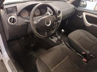 Dacia Sandero Sandero (BS) Hatchback 1.2 16V (D4F-F732) [55kW]  (11-2008/12-2012) picture 12