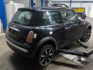 Mini Mini Mini One/Cooper (R50) Hatchback 1.6 16V One (W10-B16A) [66kW]  (06-200=
1/09-2006) picture 3