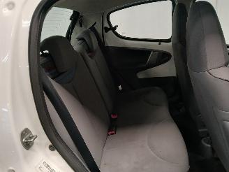 Citroën C1 C1 Hatchback 1.0 12V (1KR-FE(CFB)) [50kW]  (06-2005/09-2014) picture 10