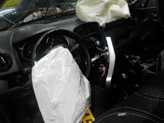 Renault Clio Clio IV Estate/Grandtour (7R) Combi 5-drs 0.9 Energy TCE 90 12V (H4B-4=
00(H4B-A4)) [66kW]  (01-2013/08-2021) picture 5