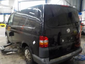 Volkswagen Transporter Transporter T5 Van 1.9 TDi (BRR) [62kW]  (01-2006/11-2009) picture 4
