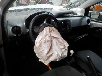 Seat Mii Mii Hatchback 1.0 12V (CHYB) [55kW]  (10-2011/07-2019) picture 5