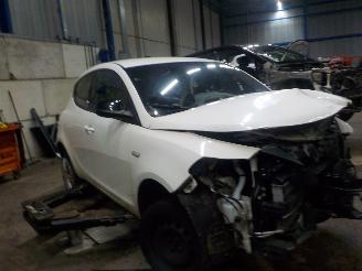 Lancia Ypsilon Ypsilon (312) Hatchback 0.9 TwinAir 80 (312.A.5000) [59kW]  (12-2013/.=
=2E.) picture 2