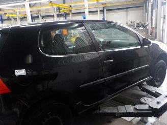 Volkswagen Golf Golf V (1K1) Hatchback 1.4 16V (BCA) [55kW]  (10-2003/05-2006) picture 3