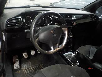 Citroën DS3 DS3 (SA) Hatchback 1.6 e-HDi (DV6DTED(9HP)) [68kW]  (11-2009/07-2015) picture 5