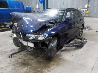 Vrakbiler auto BMW 3-serie 3 serie Touring (G21) Combi 330i 2.0 TwinPower Turbo 16V (B48-B20B) [1=
90kW]  (07-2019/...) 2019