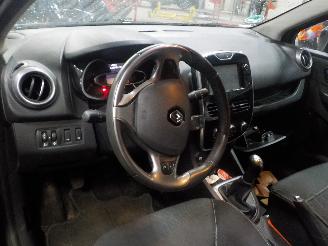 Renault Clio Clio IV Estate/Grandtour (7R) Combi 5-drs 0.9 Energy TCE 90 12V (H4B-4=
08(H4B-B4)) [66kW]  (01-2013/08-2021) picture 5