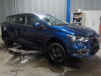 Renault Mégane Megane IV Estate (RFBK) Combi 5-drs 1.5 Energy dCi 110 (K9K-657) [81kW=
]  (04-2016/...) picture 2