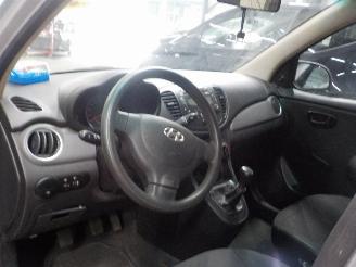 Hyundai I-10 i10 (F5) Hatchback 1.1i 12V (G4HG5) [51kW]  (04-2011/12-2013) picture 5