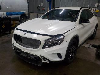 demontáž osobní automobily Mercedes GLA GLA (156.9) SUV 1.6 200 16V (M270.910(Euro 6)) [115kW]  (12-2013/...) 2014