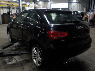 Audi A1 A1 (8X1/8XK) Hatchback 3-drs 1.6 TDI 16V (CAYB) [66kW]  (03-2011/04-20=
15) picture 4