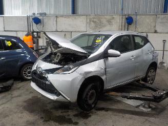 demontáž osobní automobily Toyota Aygo Aygo (B40) Hatchback 1.0 12V VVT-i (1KR-FE) [51kW]  (05-2014/06-2018) 2014