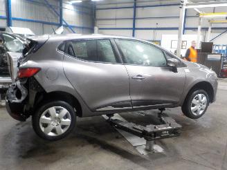 Renault Clio Clio IV (5R) Hatchback 5-drs 0.9 Energy TCE 90 12V (H4B-400(H4B-A4)) [=
66kW]  (11-2012/08-2021) picture 3