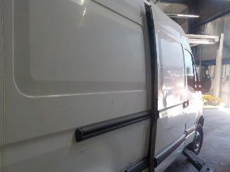 Nissan Interstar Interstar (X70) Van 2.5 dCi 16V 100 (G9U-650) [74kW]  (04-2006/03-2010=
) picture 3