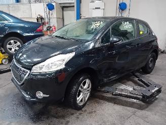 demontáž osobní automobily Peugeot 208 208 I (CA/CC/CK/CL) Hatchback 1.0 Vti 12V PureTech (EB0(ZMZ)) [50kW]  =
(03-2012/12-2019) 2012