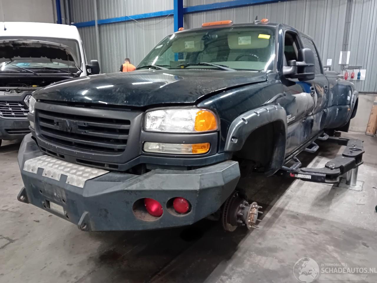 GMC Sierra Sierra Pick-up 6.6 V8 TD 32V 3500 Crew Cab (DURAMAX_6600) [224kW]  (09=
-2000/12-2004)