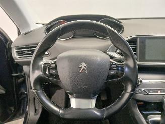 Peugeot 308 308 SW (L4/L9/LC/LJ/LR) Combi 5-drs 1.2 12V e-THP PureTech 130 (EB2DTS=
(HNY)) [96kW]  (03-2014/06-2021) picture 19