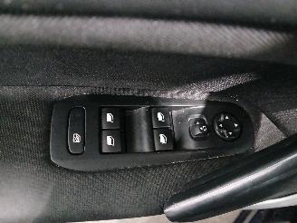 Peugeot 308 308 SW (L4/L9/LC/LJ/LR) Combi 5-drs 1.2 12V e-THP PureTech 130 (EB2DTS=
(HNY)) [96kW]  (03-2014/06-2021) picture 12