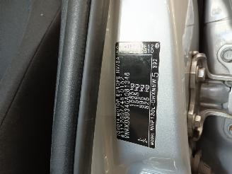 Toyota Yaris Yaris III (P13) Hatchback 1.5 16V Hybrid (1NZ-FXE) [74kW]  (03-2012/09=
-2020) picture 6