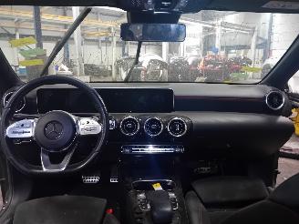 Mercedes A-klasse A Limousine (177.1) Sedan 1.3 A-200 Turbo (M282.914) [120kW]  (09-2018=
/12-2026) picture 5