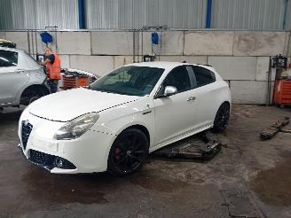 Vrakbiler auto Alfa Romeo Giulietta Giulietta (940) Hatchback 1.4 TB 16V (198.A.4000) [88kW]  (04-2010/12-=
2020) 2011/10