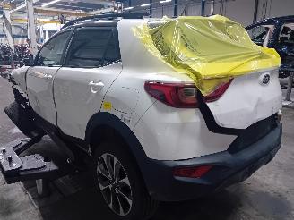 Kia Stonic Stonic (YB) SUV 1.0i T-GDi 12V (G3LC) [88kW]  (07-2017/...) picture 4