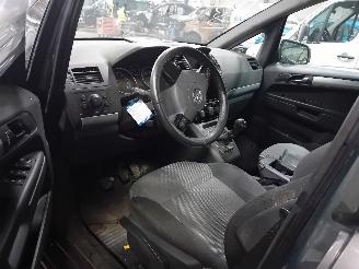 Opel Zafira Zafira (M75) MPV 1.8 16V Ecotec (Z18XEP(Euro 4)) [103kW]  (07-2005/04-=
2015) picture 5