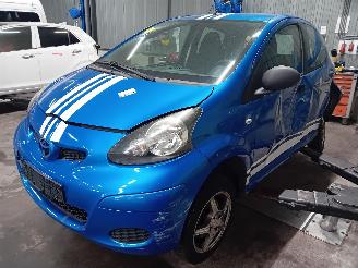 demontáž osobní automobily Toyota Aygo Aygo (B10) Hatchback 1.0 12V VVT-i (1KR-FE) [50kW]  (07-2005/05-2014) 2011