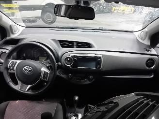 Toyota Yaris Yaris III (P13) Hatchback 1.33 16V Dual VVT-I (1NRFE) [73kW]  (09-2011=
/09-2020) picture 5