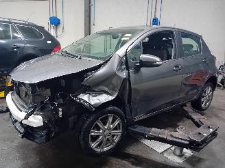 Uttjänta bilar auto Toyota Yaris Yaris III (P13) Hatchback 1.33 16V Dual VVT-I (1NRFE) [73kW]  (09-2011=
/09-2020) 2012/3