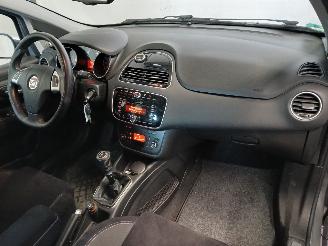 Fiat Punto Punto III (199) Hatchback 0.9 TwinAir (312.A.2000) [63kW]  (03-2012/..=
=2E) picture 5