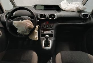 Citroën C3 C3 Picasso (SH) MPV 1.6 16V VTI 120 (EP6(5FW)) [88kW]  (02-2009/10-201=
7) picture 10