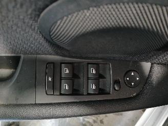 BMW 3-serie 3 serie Touring (E91) Combi 318i 16V (N43-B20A) [105kW]  (05-2007/05-2=
012) picture 12