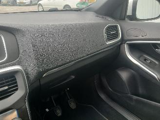 Volvo V-40 V40 (MV) Hatchback 5-drs 2.0 D2 16V (D4204T8(Euro 6b)) [88kW]  (02-201=
5/08-2019) picture 17