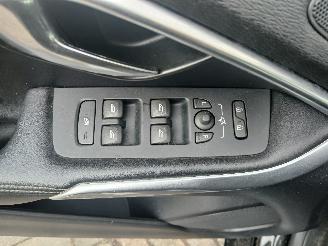 Volvo V-40 V40 (MV) Hatchback 5-drs 2.0 D2 16V (D4204T8(Euro 6b)) [88kW]  (02-201=
5/08-2019) picture 14