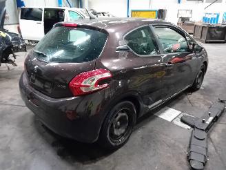 Peugeot 208 208 I (CA/CC/CK/CL) Hatchback 1.4 16V (EP3C(8FN)) [70kW]  (03-2012/12-=
2019) picture 3