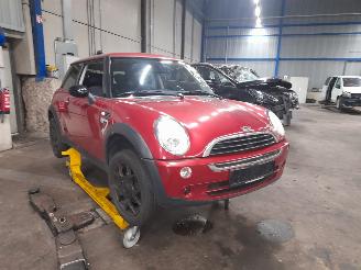 Mini Mini Mini One/Cooper (R50) Hatchback 1.6 16V One (W10-B16A) [66kW]  (06-200=
1/03-2007) picture 2