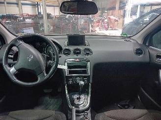 Peugeot 308 308 SW (4E/H) Combi 5-drs 1.6 HDiF 16V (DV6C(9HD)) [84kW]  (03-2013/10=
-2014) picture 5