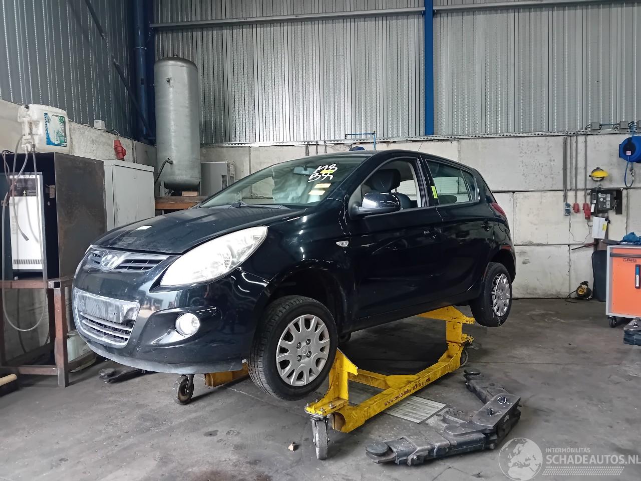 Hyundai I-20 i20 Hatchback 1.2i 16V (G4LA) [57kW]  (09-2008/12-2012)