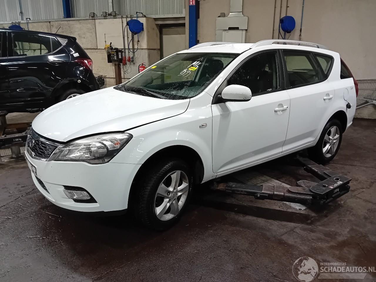 Kia Cee d Cee'd Sporty Wagon (EDF) Combi 1.4 16V (G4FA) [66kW]  (07-2009/12-2012=
)