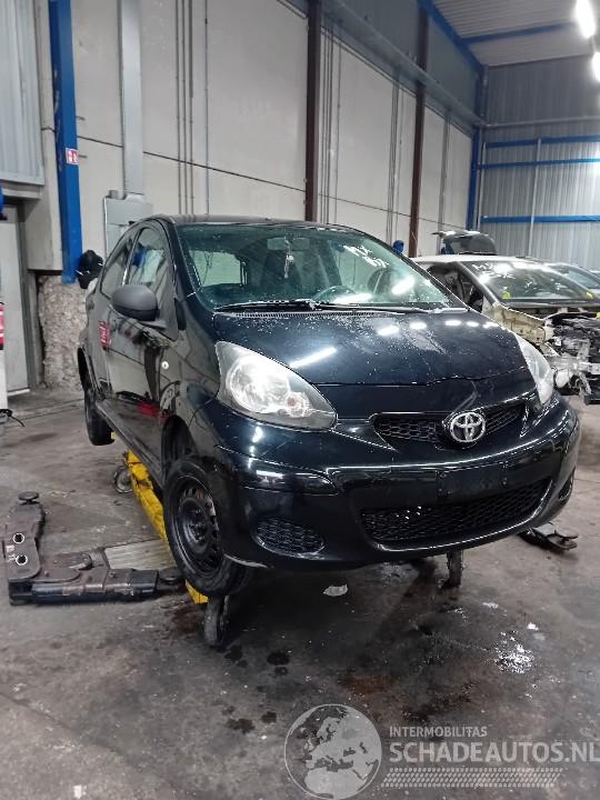 Toyota Aygo Aygo (B10) Hatchback 1.0 12V VVT-i (1KR-FE) [50kW]  (07-2005/05-2014)