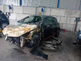 Renault Clio Clio IV (5R) Hatchback 5-drs 0.9 Energy TCE 90 12V (H4B-400(H4B-A4)) [=
66kW]  (11-2012/08-2021) picture 1