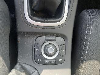 Renault Mégane Megane III Berline (BZ) Hatchback 5-drs 1.4 16V TCe 130 (H4J-700(H4J-A=
7)) [96kW]  (04-2009/02-2016) picture 20