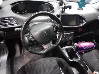 Peugeot 308 308 (L3/L8/LB/LH/LP) Hatchback 5-drs 1.2 12V VTi PureTech 82 (EB2F(HMZ=
)) [60kW]  (09-2013/06-2021) picture 5